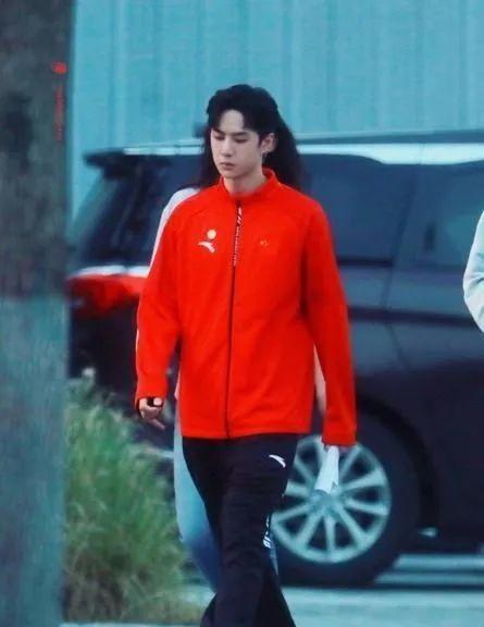 王一博睡前吃瓜,娱乐圈那些不为人知的瓜