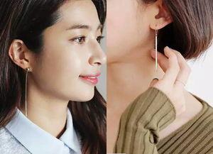 明星  耳朵  整容