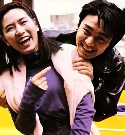 明星意难平的情侣,揭秘明星情侣的甜蜜与纠葛