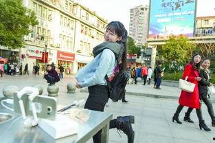 网红吃饭被手机直播了,隐私边界引发热议