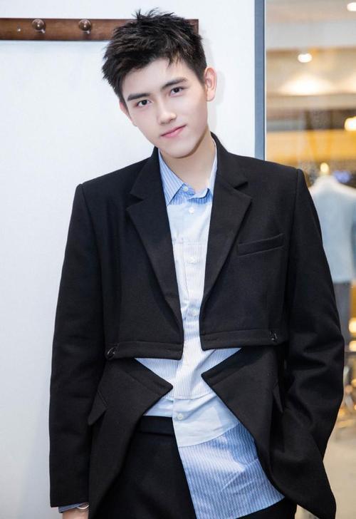 陈飞宇爸爸吃瓜,娱乐圈风云再起