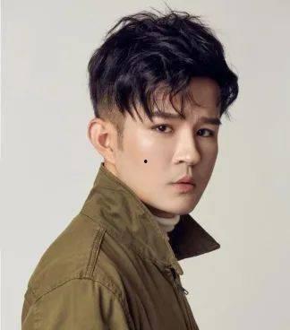 代红字的明星,闪耀娱乐圈的璀璨星辰